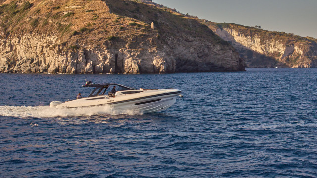 Il Soleil 52 è la novità per la stagione 2025 di Nautica Salpa