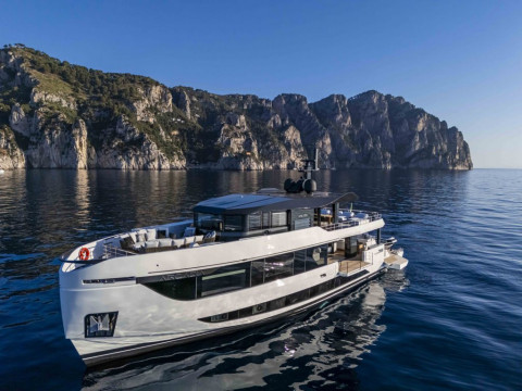 Arcadia yachts firma una partnership con PByachting