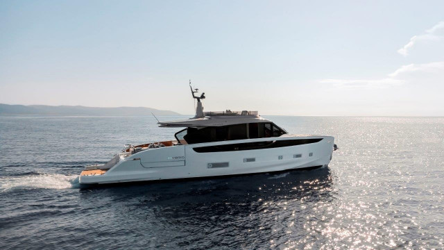 Azimut Seadeck 7_Hybrid Project