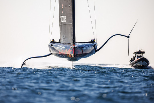 Alinghi Red Bull Racing through to Louis Vuitton Cup Semi-Finals