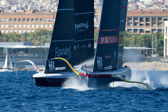 British and Italians move to match point in the Louis Vuitton Cup Semi-Finals