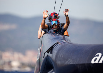 America's Cup: Race win for Alinghi Red Bull Racing