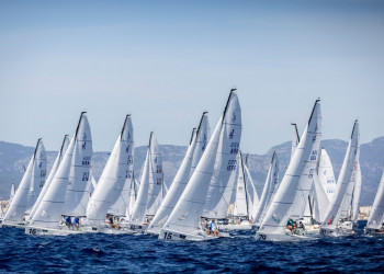 96 teams are ready for the first race of the  J/70 Worlds