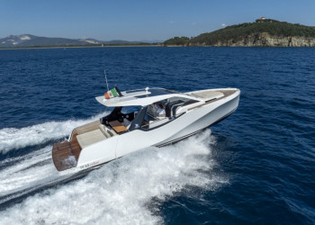 World premiere IY 43 Veloce: al Salone Nautico di Genova il primo walkaround di Italia Yachts