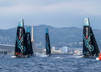 Full on start to racing on late first day of Youth America’s Cup