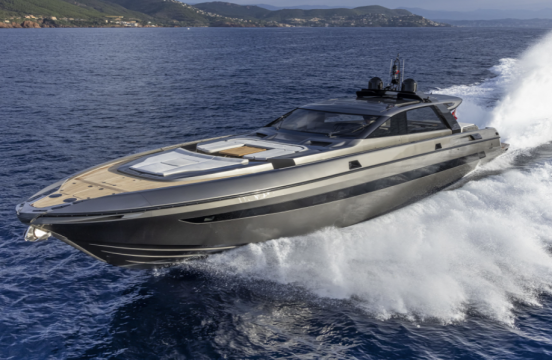 On board the new Otam 90 GTS, a masterpiece of elegance