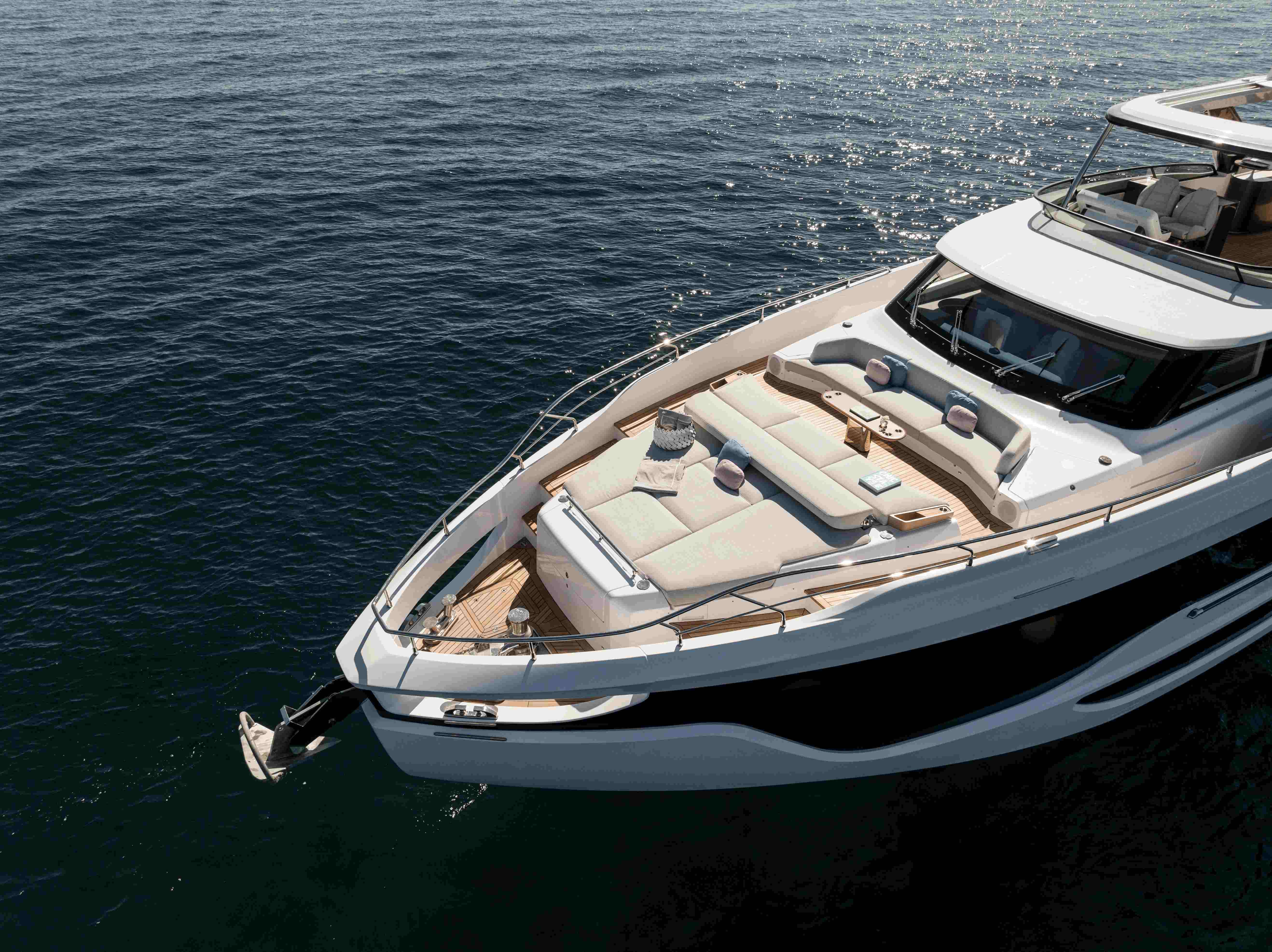 Floating Life to attend MYBA Charter Show