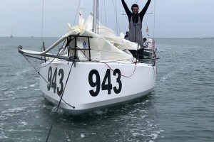 Ambrogio Beccaria vince la Mini en Mai a bordo della sua nuova barca dimostrando di essere uno dei più talentuosi navigatori della sua generazione