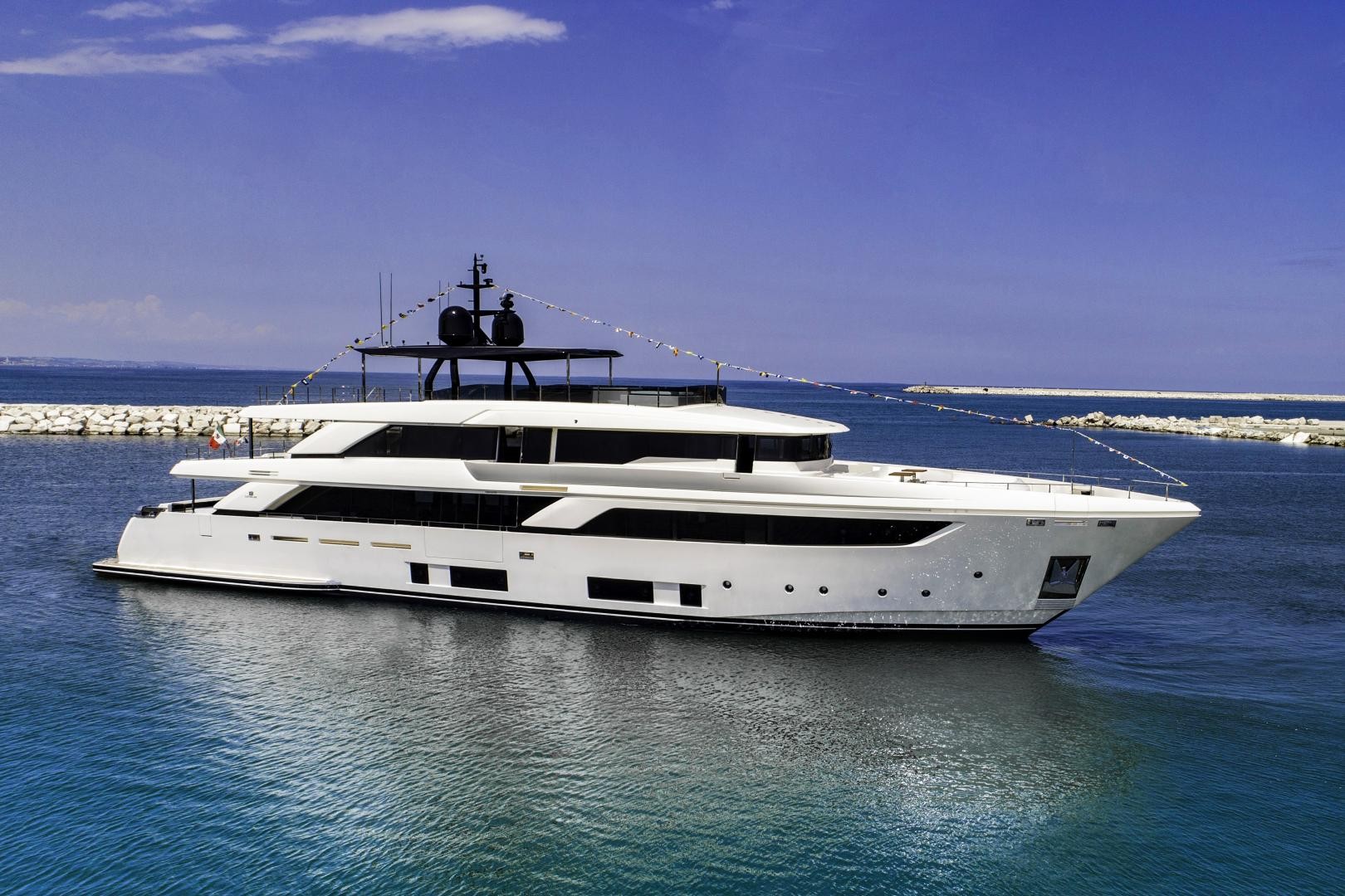 First Navetta 42 launched, the new custom line flagship