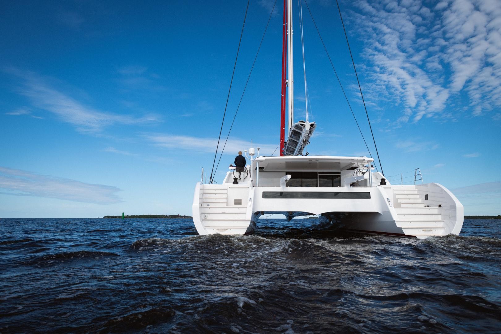 A green power plant of a boat: the Ocean Explorer 72 powered by Torqeedo