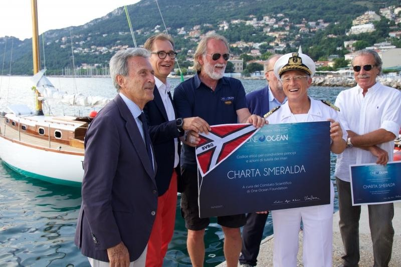 Il Commodoro YCCS e Vice Presidente OOF, Riccardo Bonadeo e Mauro Pelaschier, Ambasciatore One Ocean