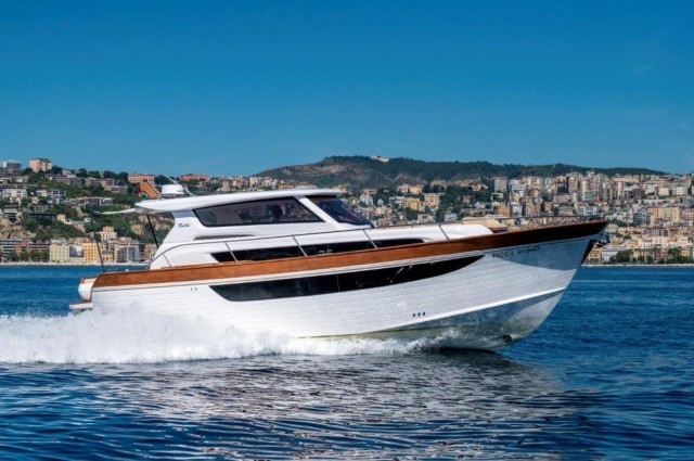 Libeccio 13.5 Cabin, the super comfortable new flagship from Gozzi Mimì