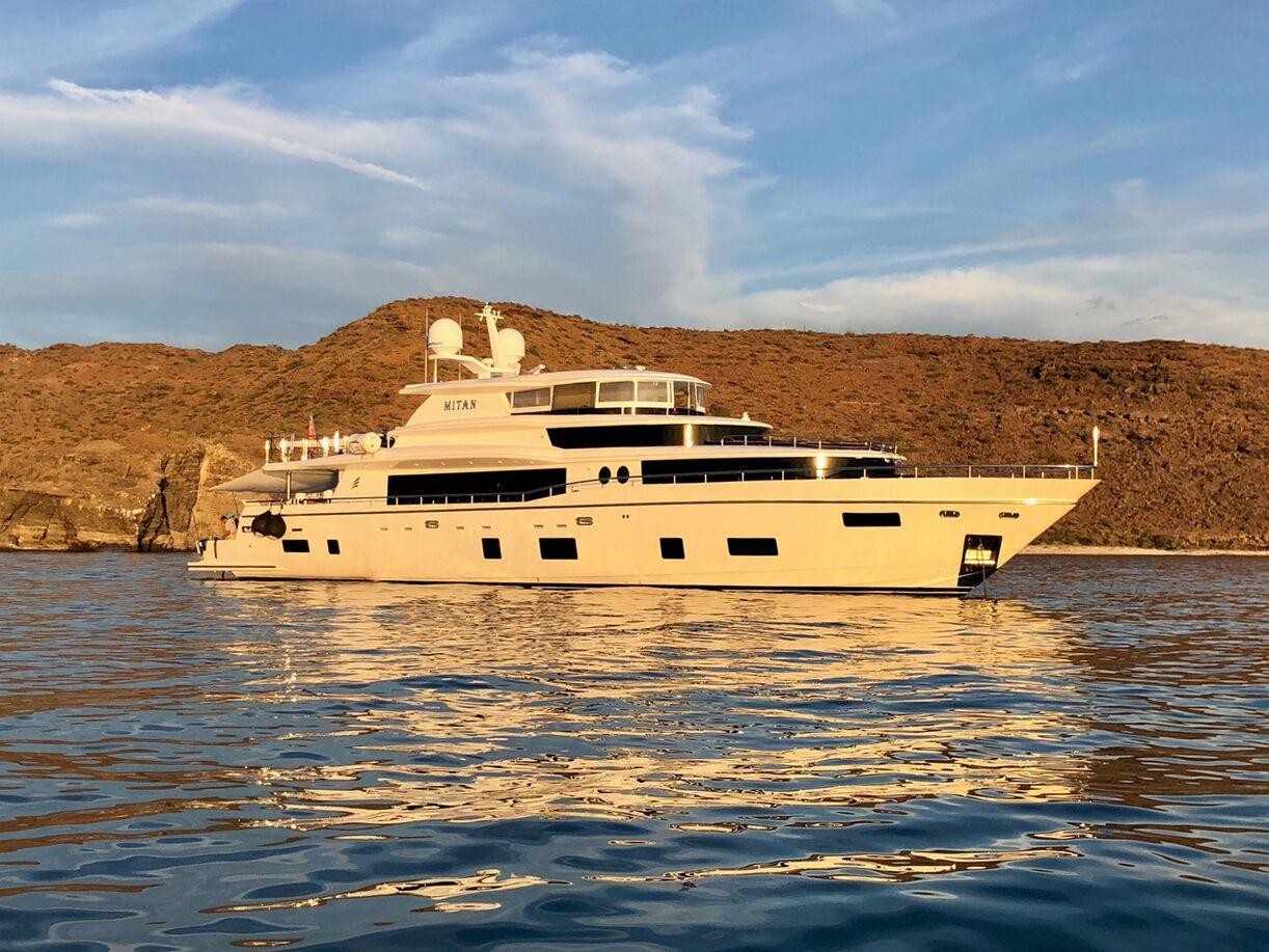 Johnson Yachts delivers first-ever Johnson 112