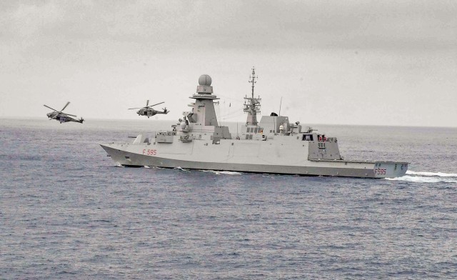 Marina Militare: Intervento di nave Rizzo in assistenza ad un mercantile attaccato dai pirati