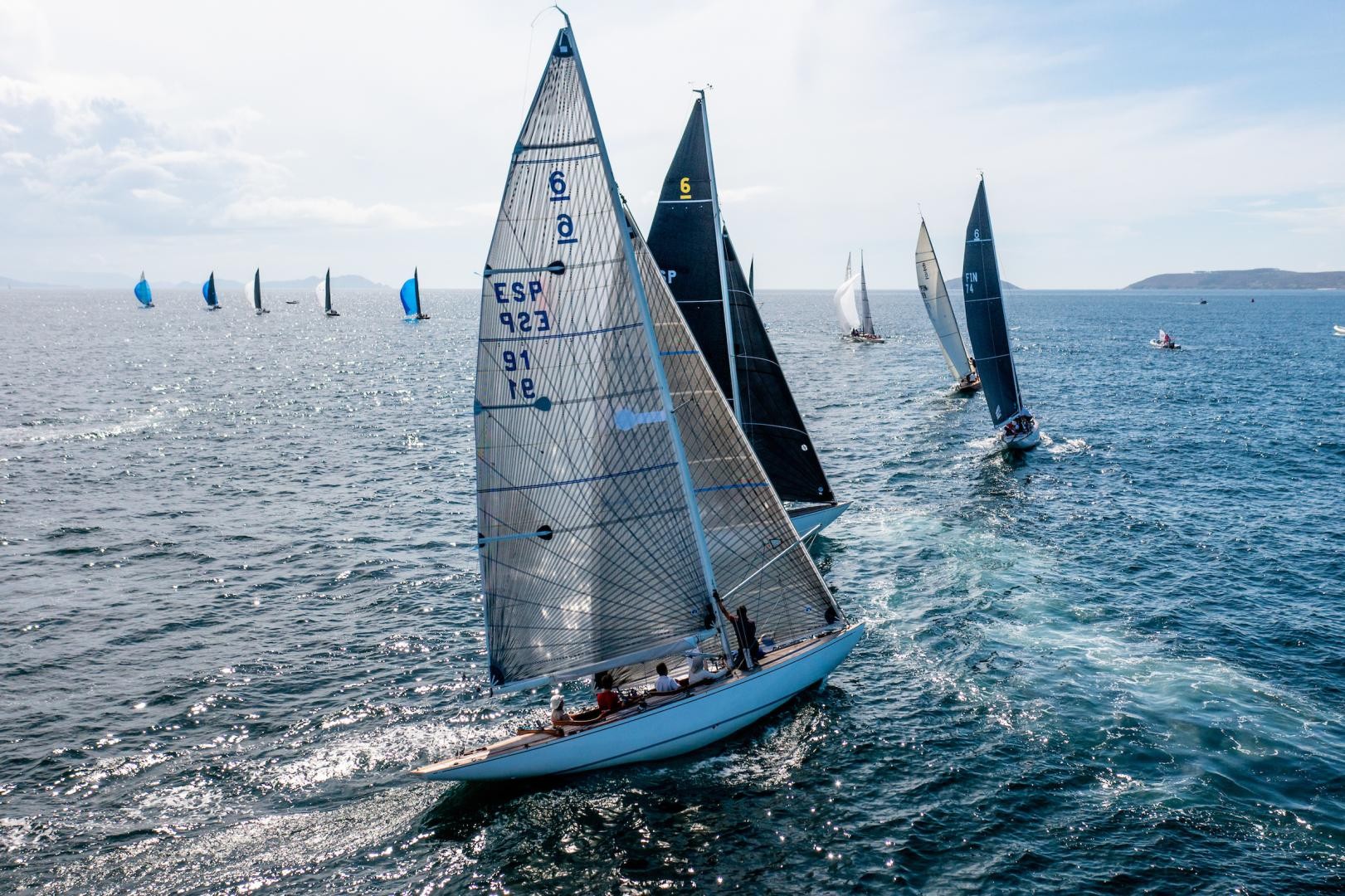 'Aida' and 'Notorious,' undefeated leaders at the start of the Xacobeo 6mR Europeans