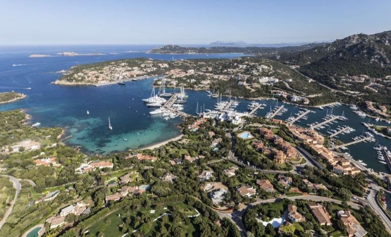 Foto aerea dello Yacht Club Costa Smeralda