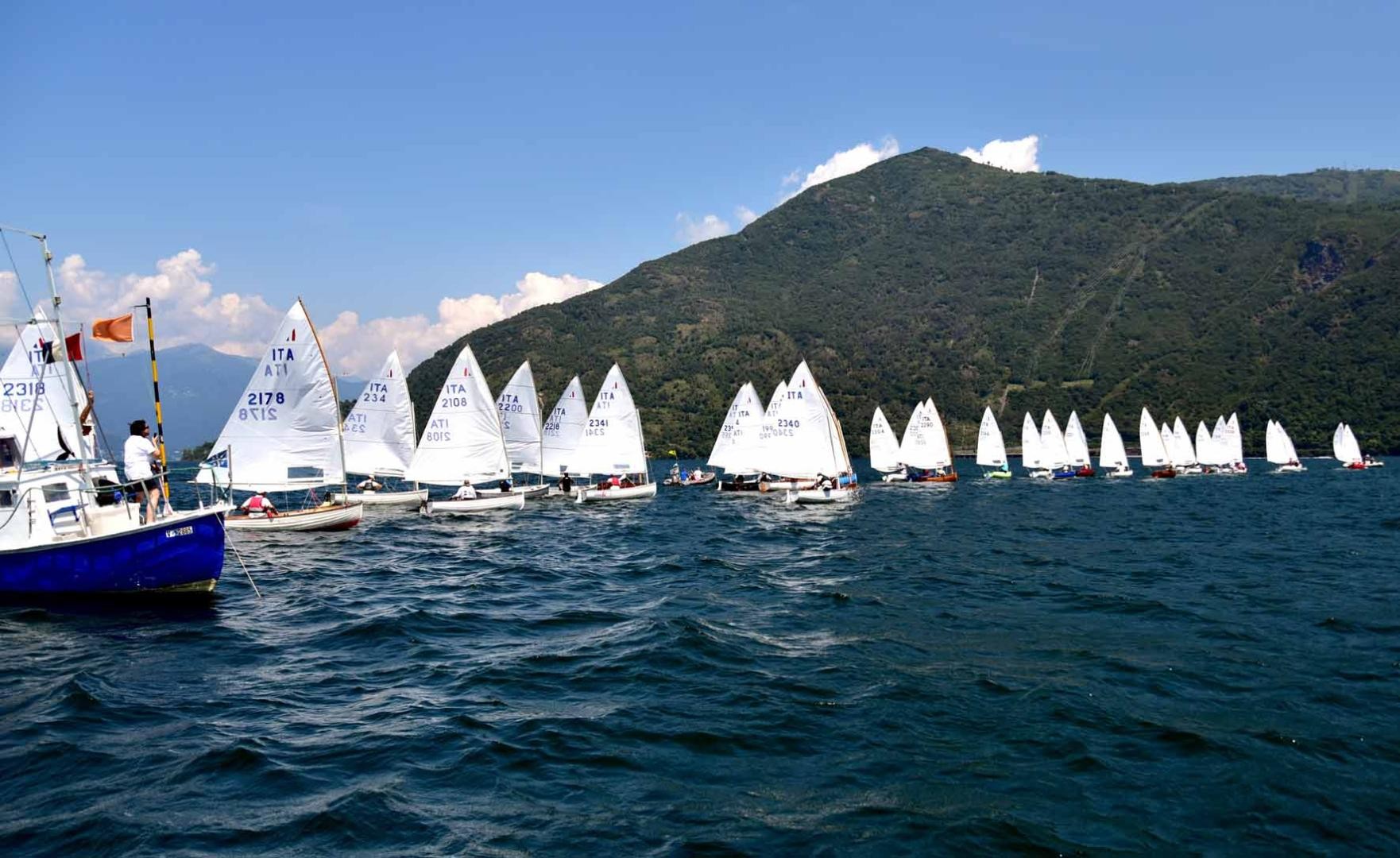 Nell’anno del suo 80esimo anniversario della fondazione l’Associazione Velica Alto Verbano di Luino conferma il programma scuola vela estiva