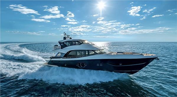 Monte Carlo Yachts presenta il nuovo MCY 76 Skylounge
