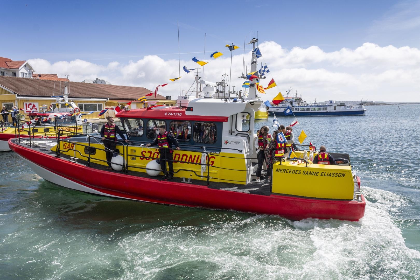 Torqeedo to the rescue:  new Swedish Sea Rescue Society boat is first with dual diesel and electric power