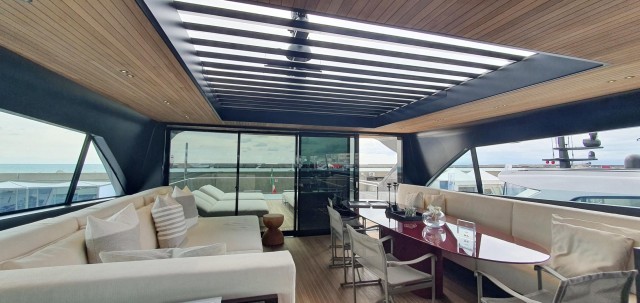 Hard-top Opac: tettucci su misura per grandi yacht