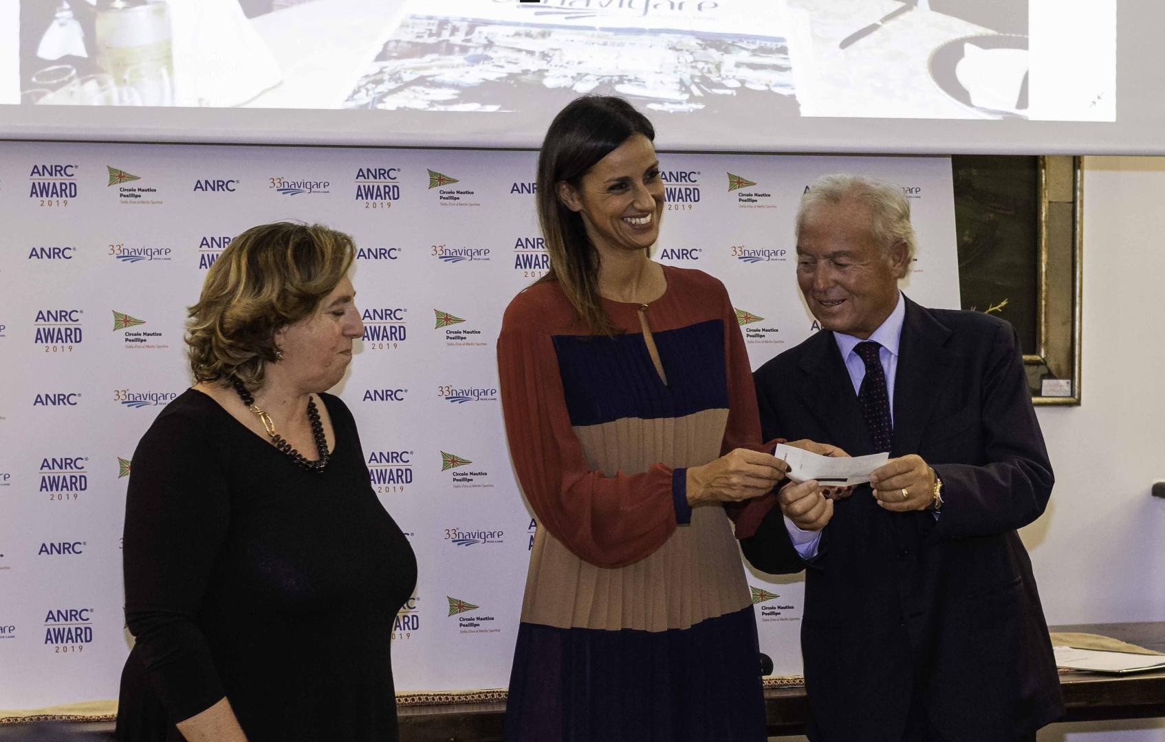 Afina, presieduta da Gennaro Amato, dona alla Fondazione Santobono Pausilipon un consistente assegno a supporto della ricerca