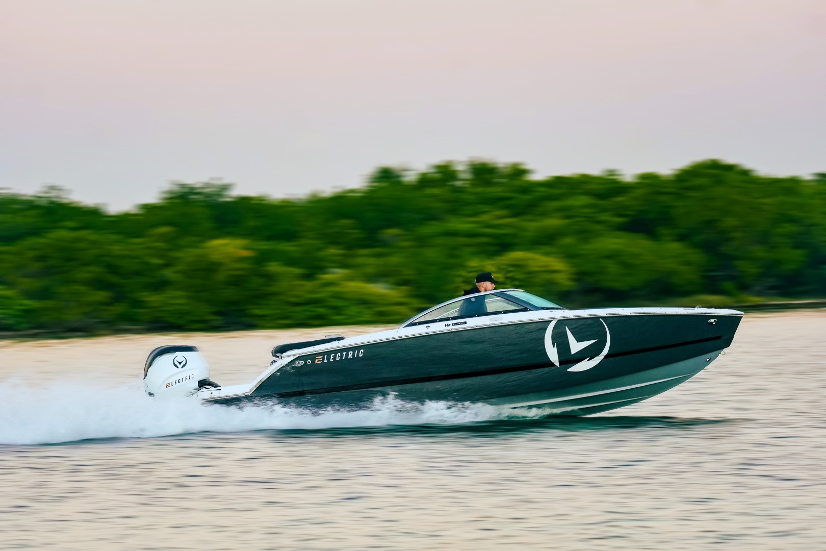 The brand new H2e, the finer side of Electric Boating