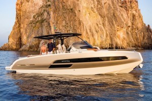 Invictus GT 320 Debutto mondiale al Cannes Yachting Festival 2018