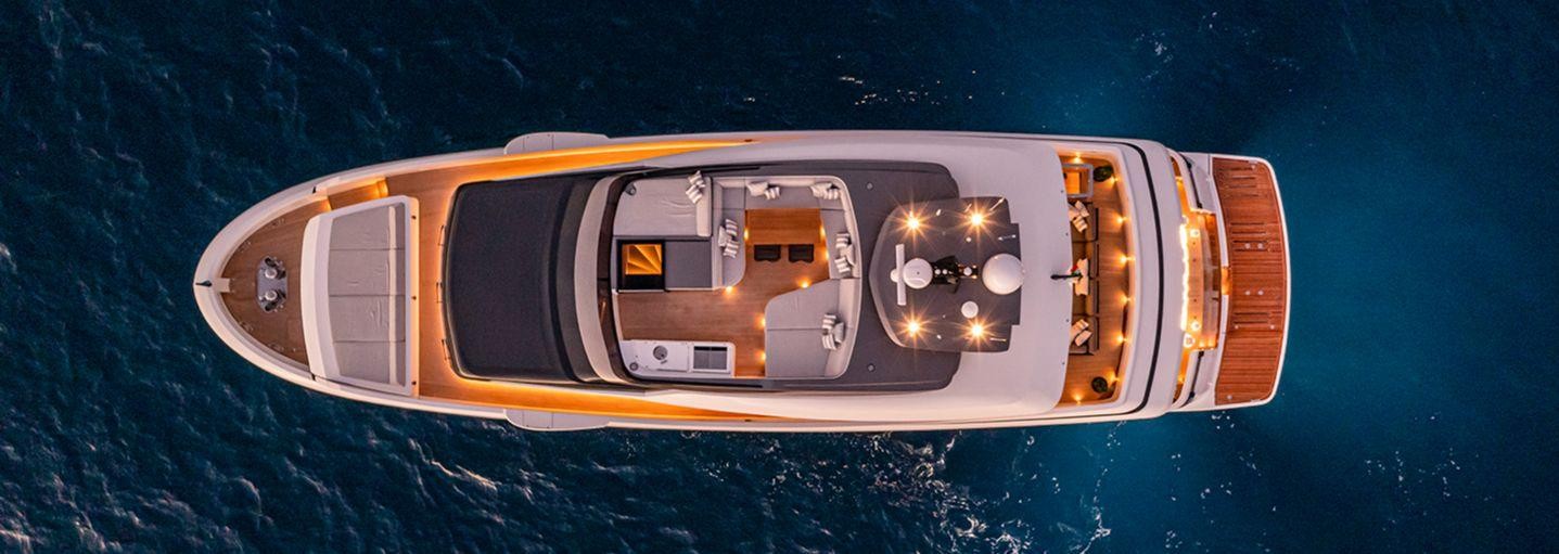 Extra Yachts, brand di ISA Yachts, presenta il nuovo X96 Triplex
