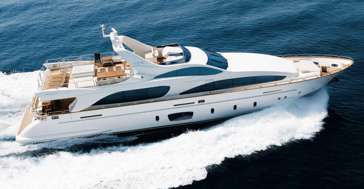 Azimut 105, una della barche recentemente vendute da Dome Yachts Italia
