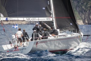 Il Cookson 50 endlessgame regata con i colori del Reale Yacht Club Canottieri Savoia di Napoli