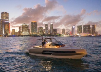 Doppio debutto per Invictus al Miami International Boat Show 2022
