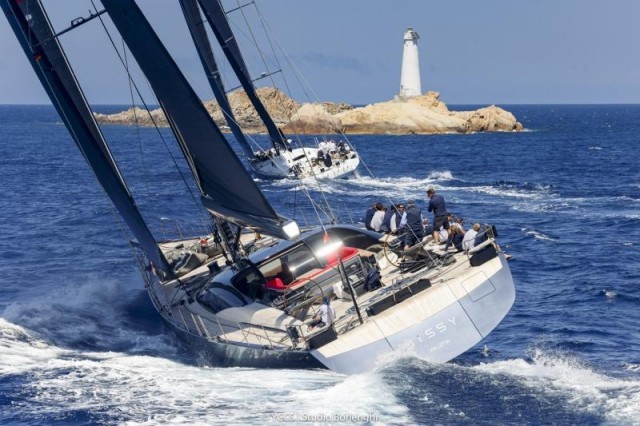 I superyacht Missy e Leopard 3 in prossimità dell'isola dei Monaci, Loro Piana Superyacht Regatta 2021.