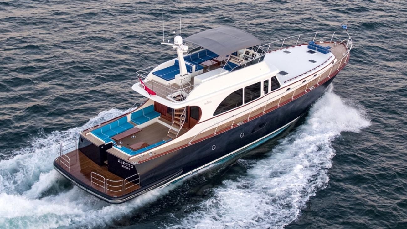 Vicem Yachts delivered the first 82ft custom cold-molded cruising superyacht