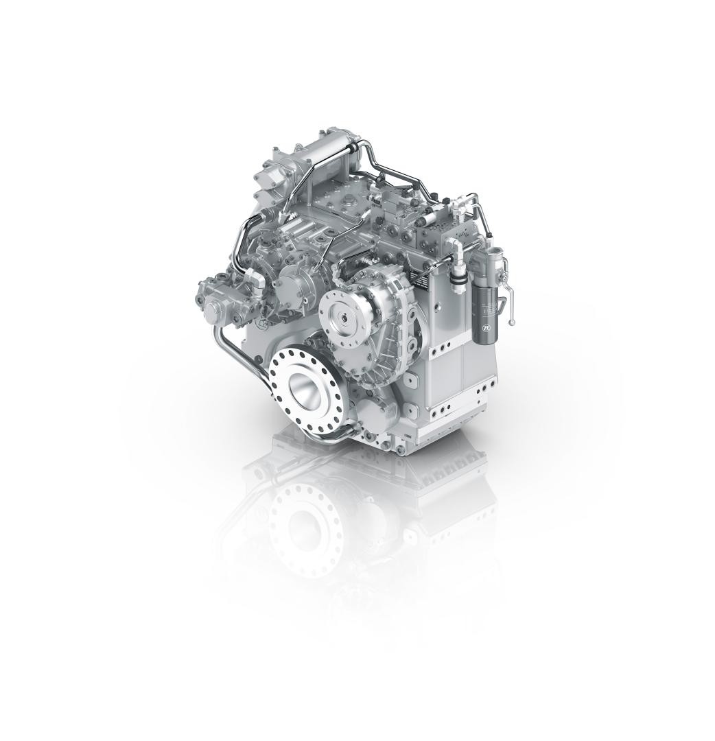 Low-emission, powerful and compact: the ZF 5200 A/V PTI is the first ZF Marine hybrid transmission that can be installed in both V (V drive) and A (down angle) positions