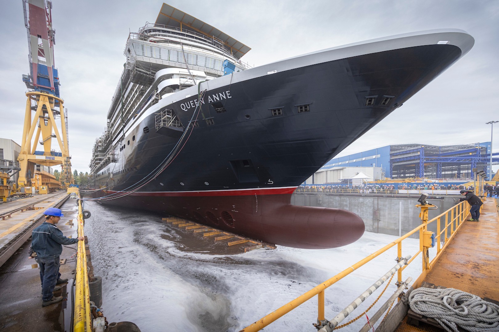Cunard celebra l'uscita del carro dalla Queen Anne con una cerimonia importante in Italia