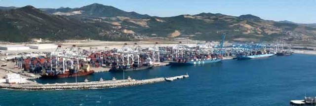 Grazie alla capacità annua di 9 milioni di container Tanger Med rappresenta il primo porto del Mediterraneo