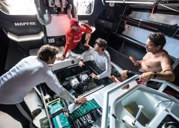 Volvo Ocean Race Leg 8, MAPFRE report electrical problems