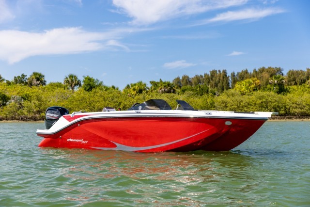 Bayliner Launches the All-New M19 at the Miami International Boat Show
