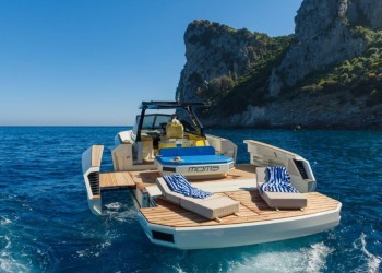 Evo Yachts in Cannes with the preview of the new Evo R4 XT Walkaround