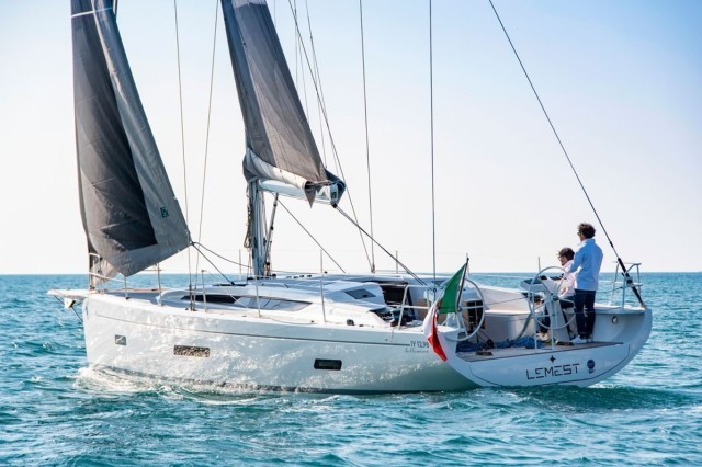 Italia Yachts 12.98 at Cannes 2022