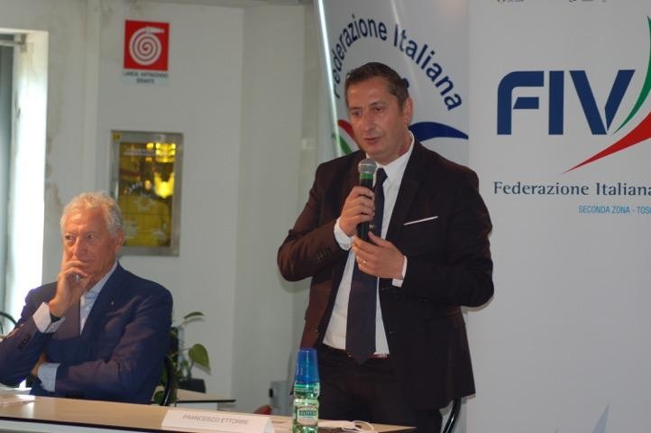 Seduto Presidente FICK, Luciano Bonfiglio in piedi Presidente FIV Francesco Ettorre