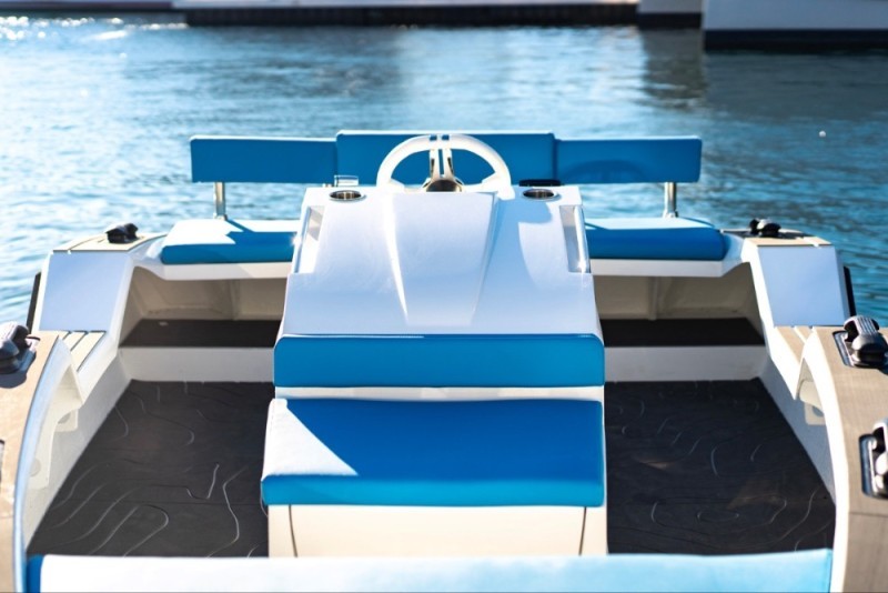 Silent Yachts launches its first carbon fibre electric Silent Tender 400