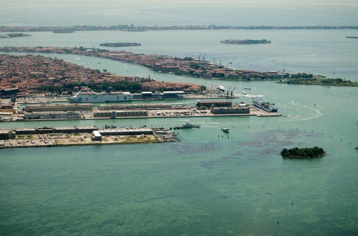 Il porto di Venezia: via libera alle navi fino a 335 metri