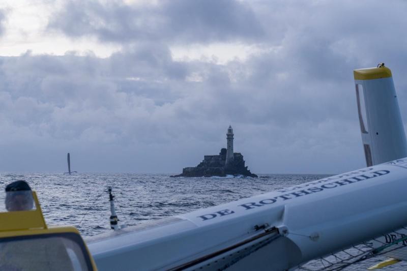 Ultime Maxi Edmond De Rothschild sets a new record to the Fastnet Rock
