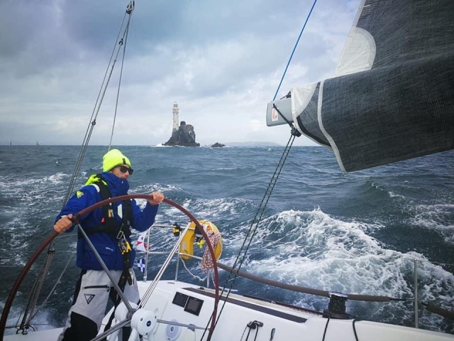 Stupefacente Sailing Team al passaggio del Fastnet