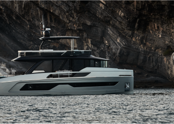 Explorer 62 conquers the 2021 World Yachts Trophies Award