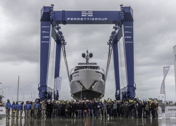 Custom Line vara il primo yacht del 2023: una Navetta 30