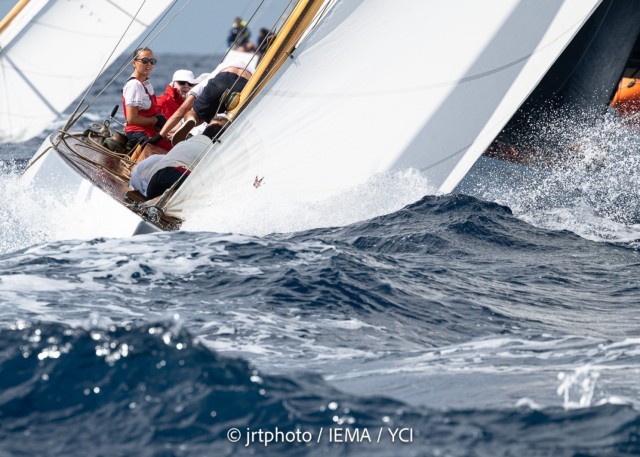 8 Metre World Championship: 2 more races with 15 knots of Scirocco