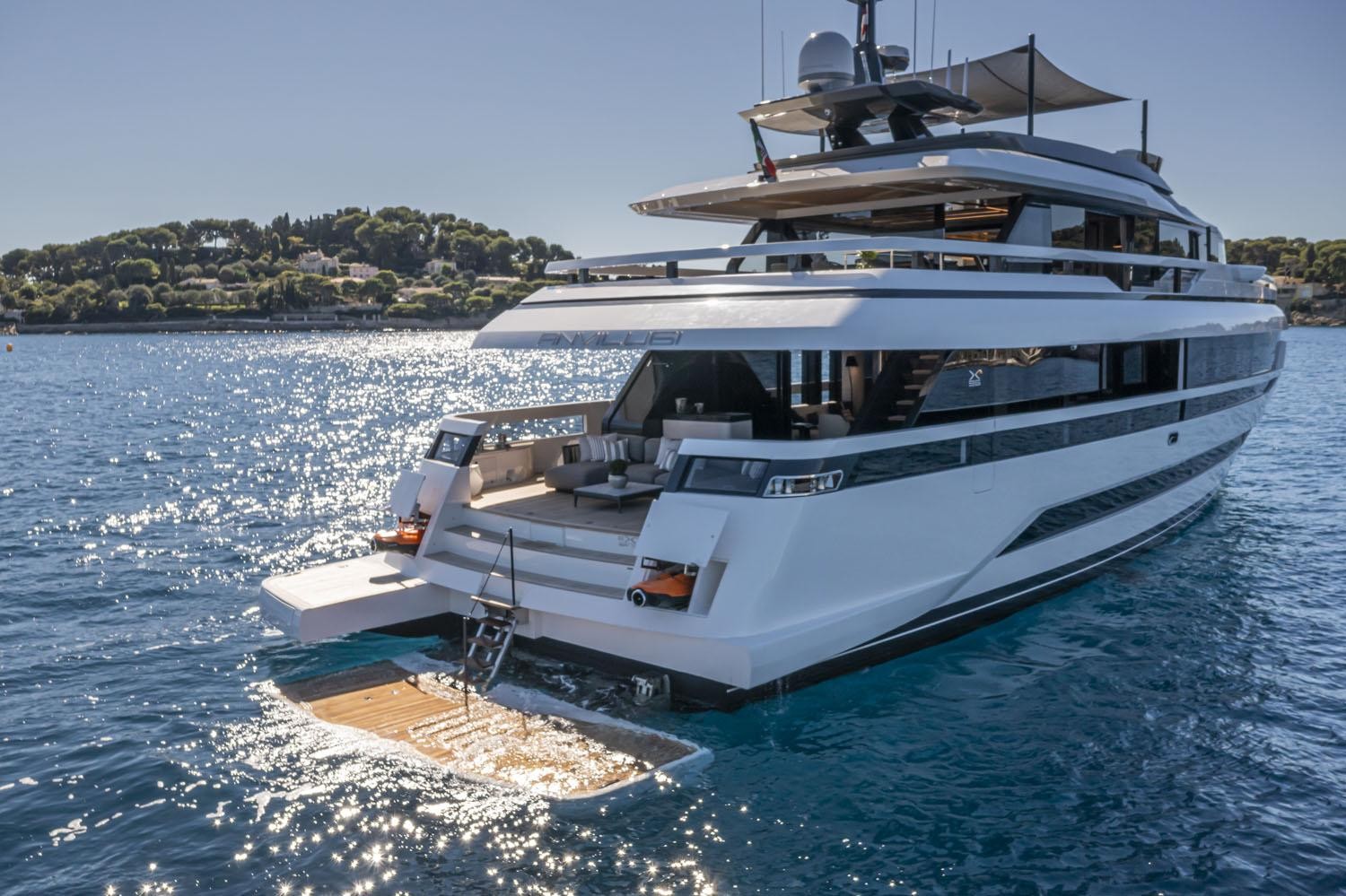Extra Yachts, a brand of ISA Yachts, presents the new X96 Triplex