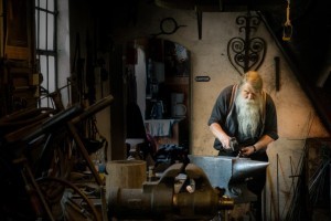 La bottega di un artigiano, foto di Nicolas Hoizey